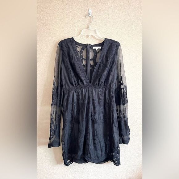Honey Belle Black Lace Deep V Dress - Picture 1 of 7